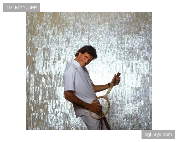 费德勒退役后每天喝三杯手冲咖啡，球拍换成了婴儿车