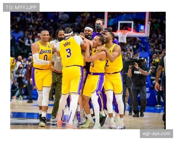 巴蒂尔挡拆创造空间效率提升显著拉开球队防守差距